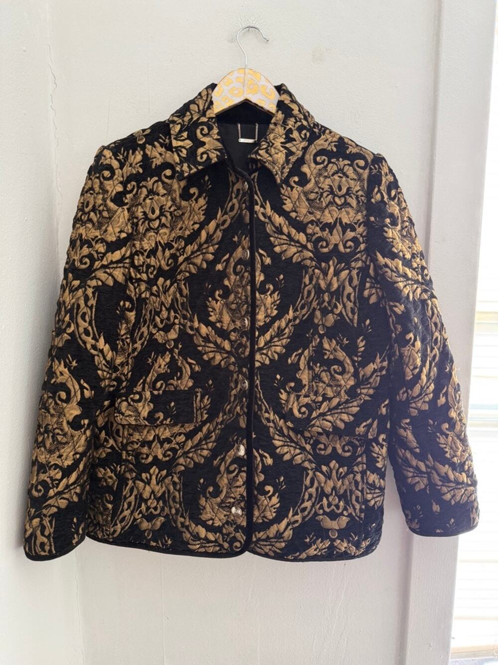 Chico's Women's Jacquard Black Gold Jacket | Size 1 Medium